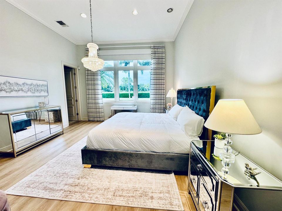 645 Master Suite 2.2
