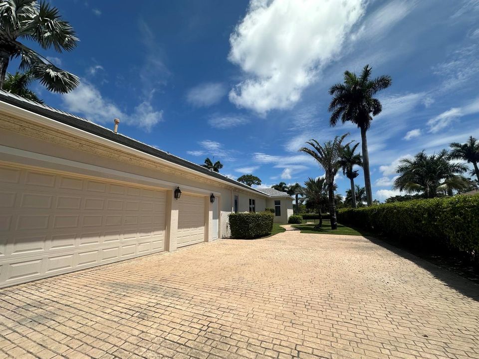 645 3 Car Garage