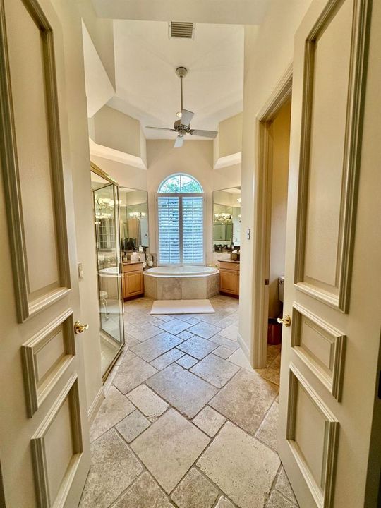 645 Entrance to Master Bath