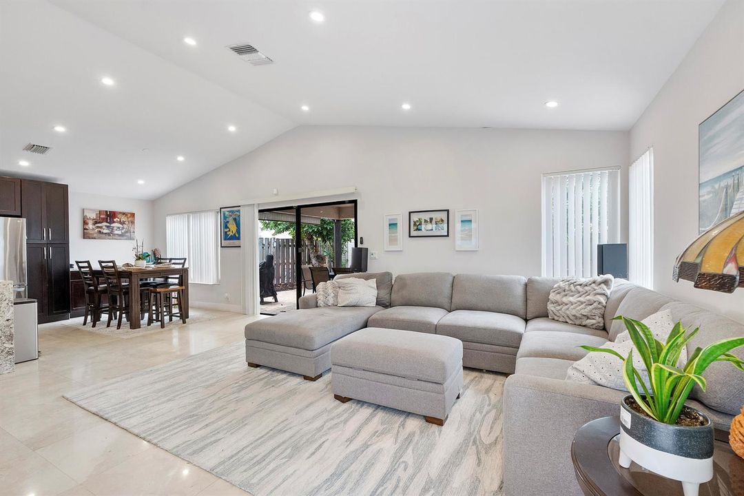 3441 Nw 20th St_025