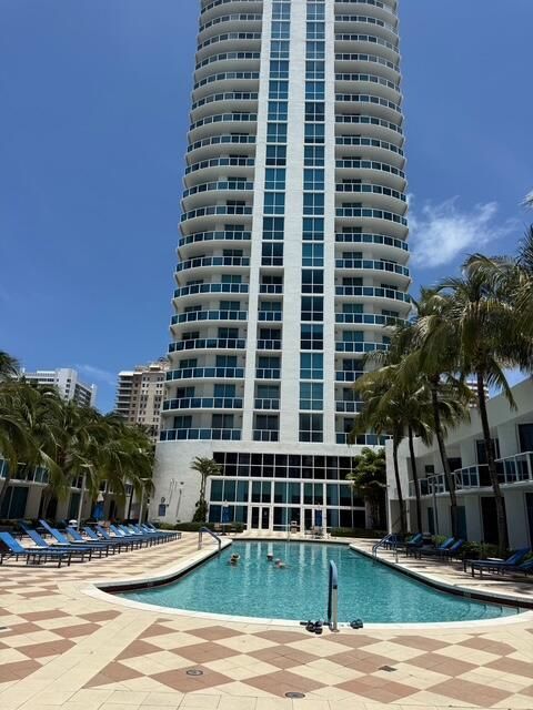 Luxury Ocean Marine Yacht Club Bldg