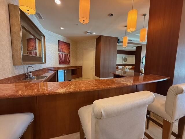 Social Room - Bar