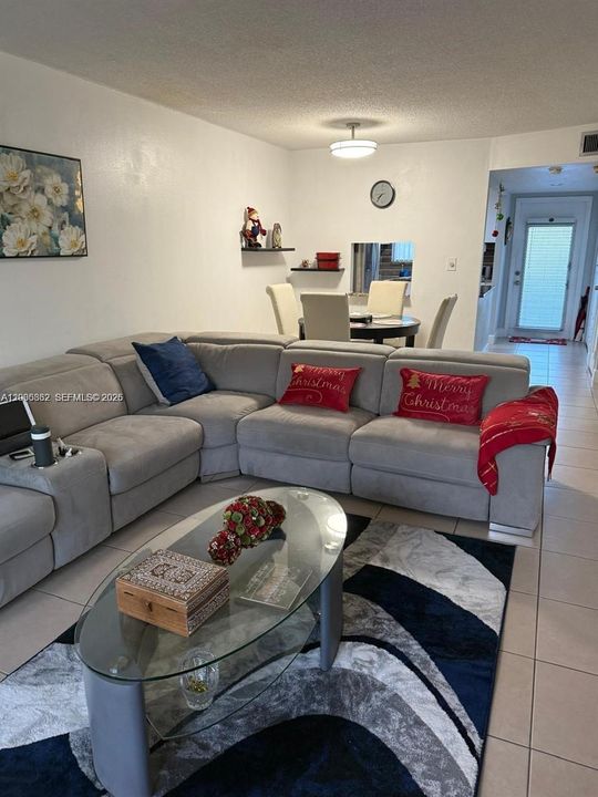 For Sale: $123,900 (2 beds, 2 baths, 850 Square Feet)