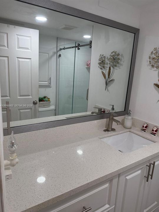 For Sale: $123,900 (2 beds, 2 baths, 850 Square Feet)