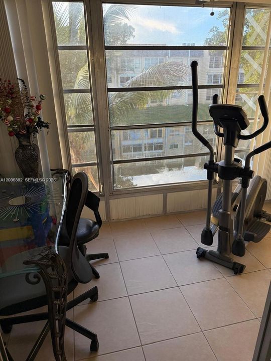 For Sale: $123,900 (2 beds, 2 baths, 850 Square Feet)