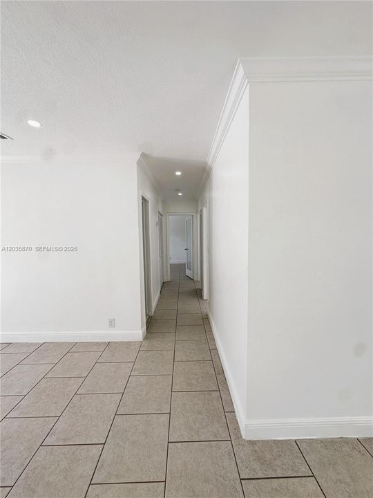 En Venta: $695,000 (3 camas, 3 baños, 1630 Pies cuadrados)