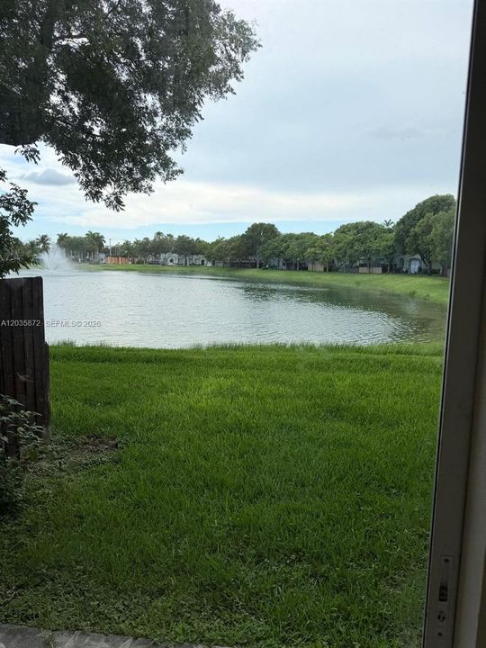 For Rent: $2,200 (3 beds, 3 baths, 1423 Square Feet)