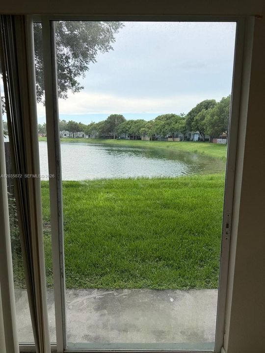 For Rent: $2,200 (3 beds, 3 baths, 1423 Square Feet)
