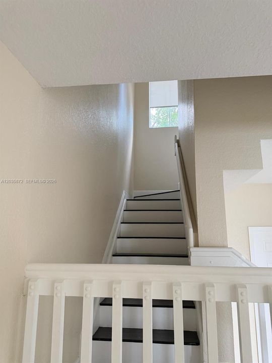 For Rent: $2,200 (3 beds, 3 baths, 1423 Square Feet)