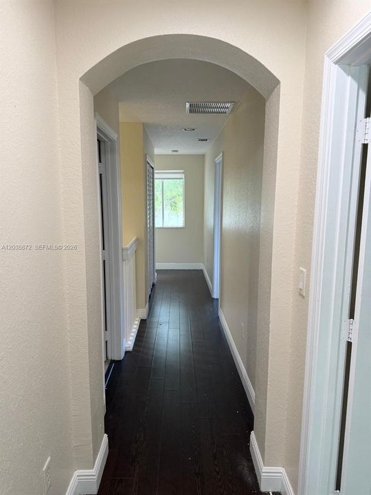 For Rent: $2,200 (3 beds, 3 baths, 1423 Square Feet)