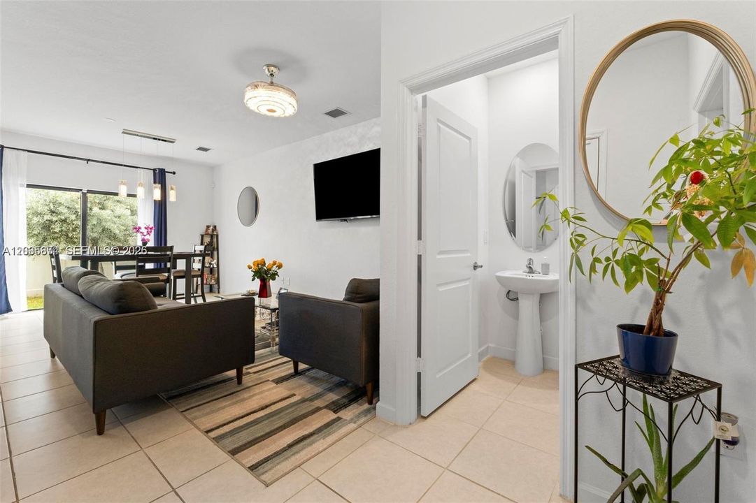 For Sale: $474,999 (3 beds, 2 baths, 1344 Square Feet)