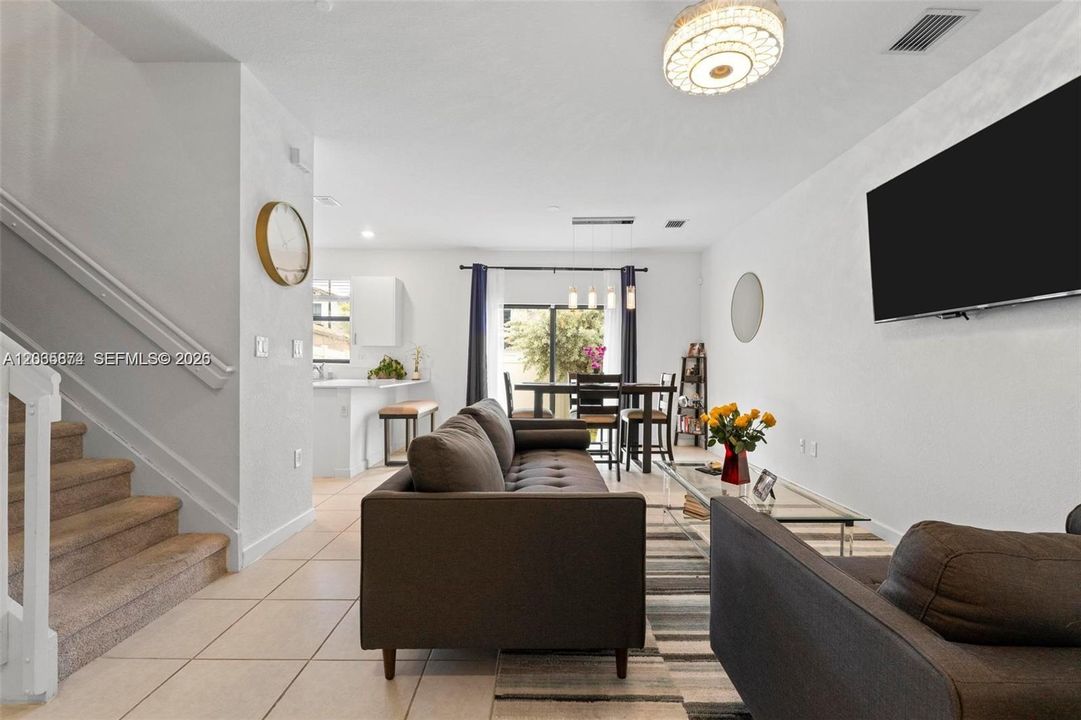 For Sale: $474,999 (3 beds, 2 baths, 1344 Square Feet)