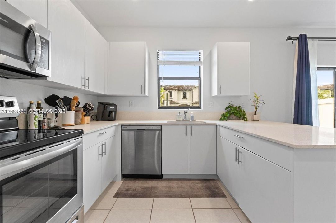 For Sale: $474,999 (3 beds, 2 baths, 1344 Square Feet)