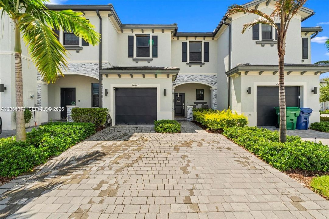 For Sale: $474,999 (3 beds, 2 baths, 1344 Square Feet)