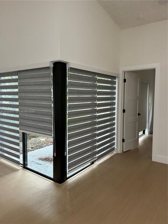 For Rent: $3,200 (3 beds, 2 baths, 1191 Square Feet)