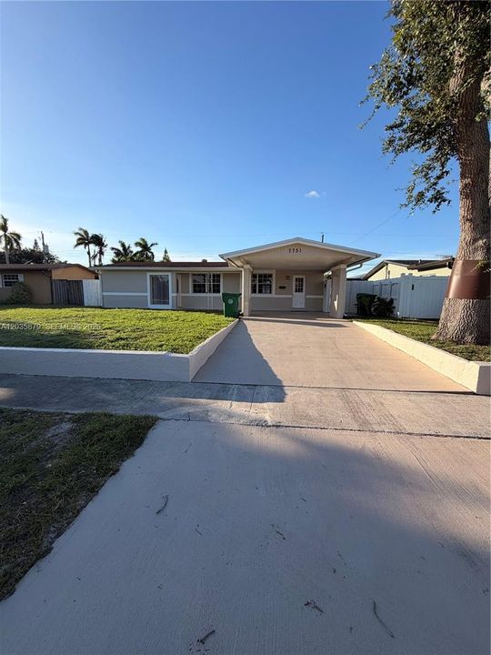 For Rent: $4,000 (3 beds, 2 baths, 1184 Square Feet)