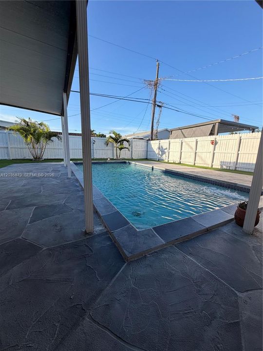 For Rent: $4,000 (3 beds, 2 baths, 1184 Square Feet)