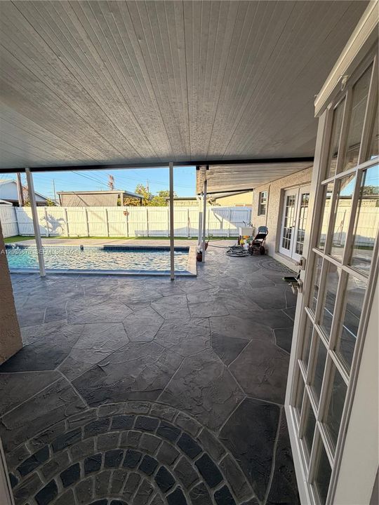 For Rent: $4,000 (3 beds, 2 baths, 1184 Square Feet)