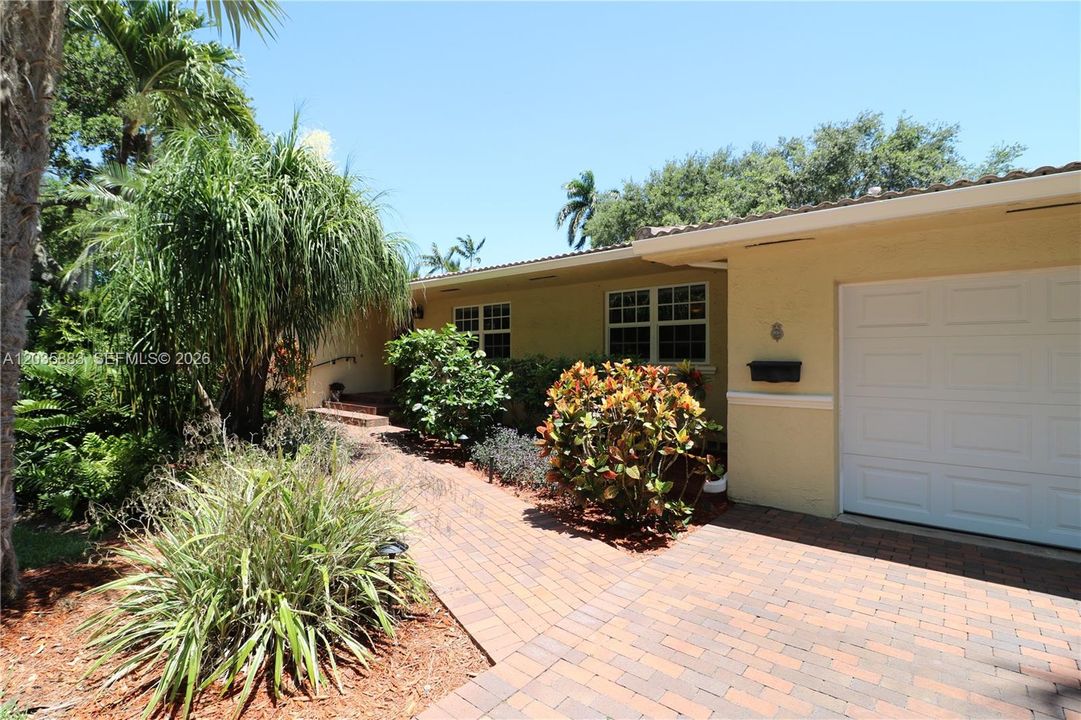 For Sale: $2,750,000 (5 beds, 3 baths, 2601 Square Feet)