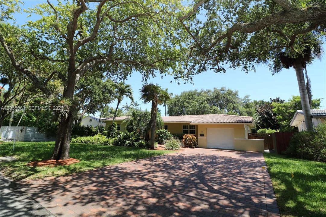 For Sale: $2,750,000 (5 beds, 3 baths, 2601 Square Feet)