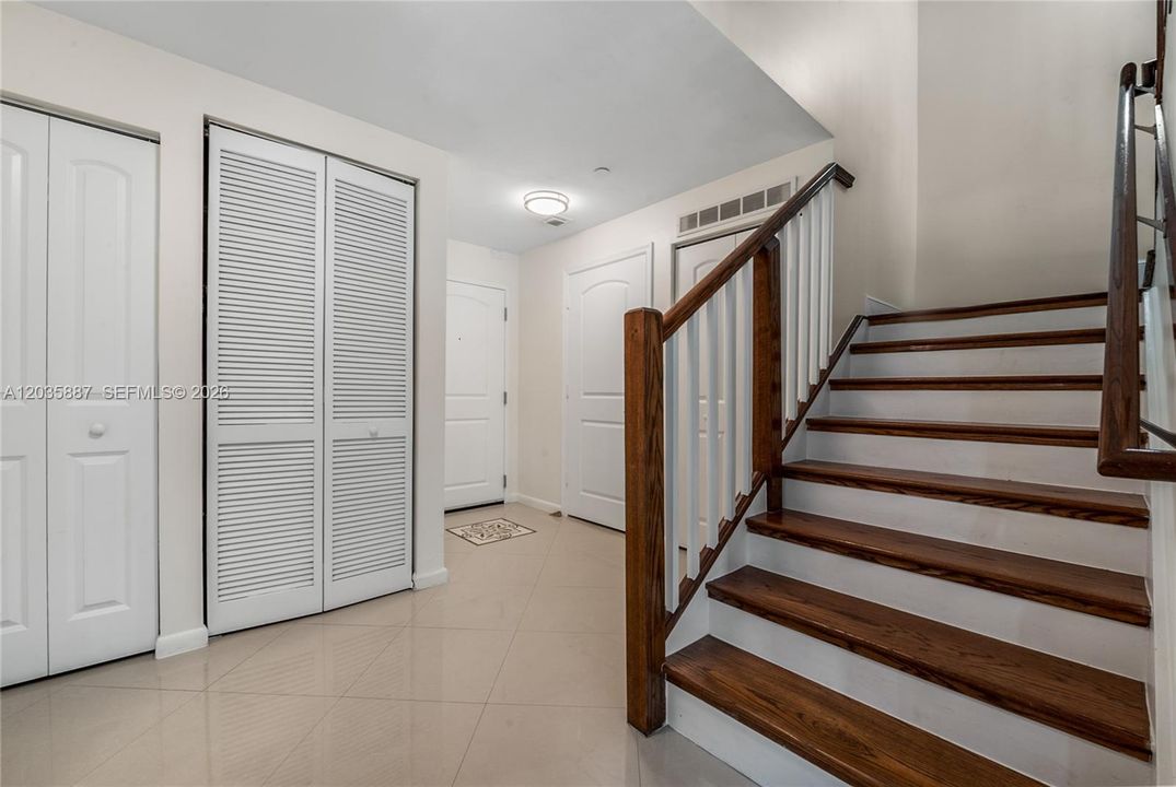 For Sale: $475,000 (1 beds, 1 baths, 1308 Square Feet)