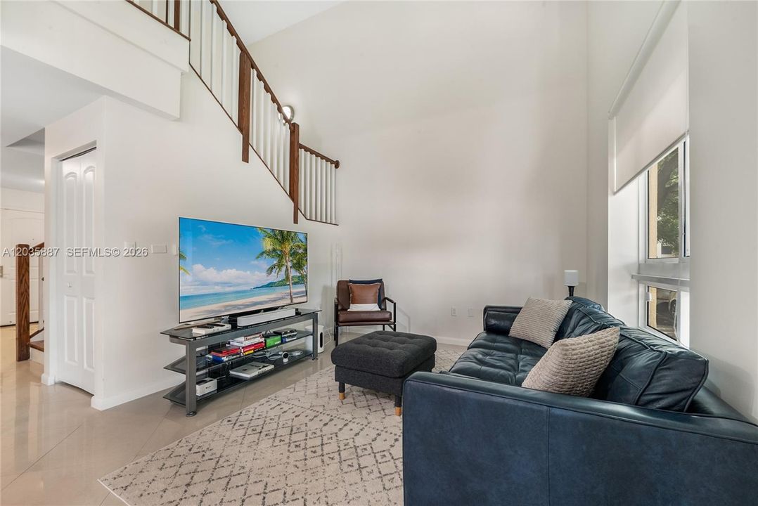 For Sale: $475,000 (1 beds, 1 baths, 1308 Square Feet)