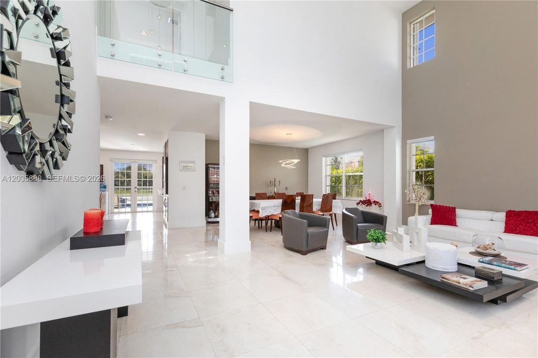 For Sale: $2,399,000 (5 beds, 4 baths, 4344 Square Feet)