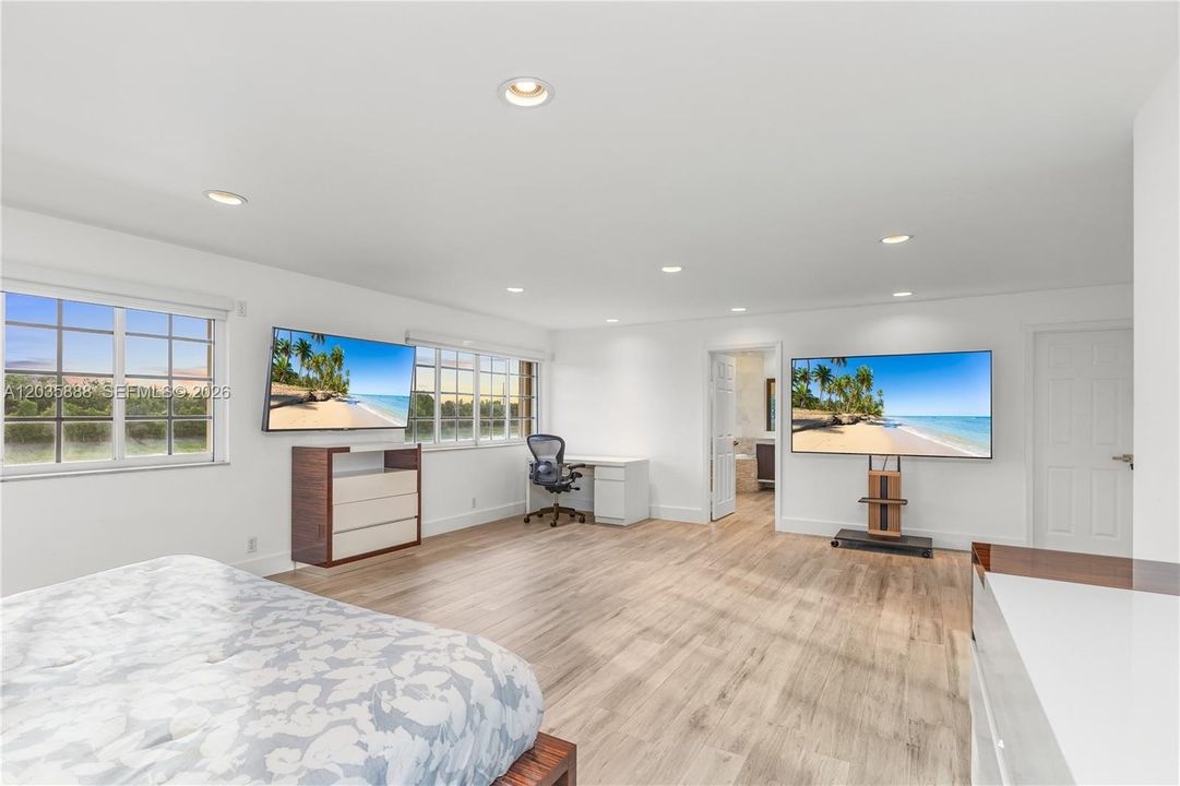 For Sale: $2,399,000 (5 beds, 4 baths, 4344 Square Feet)