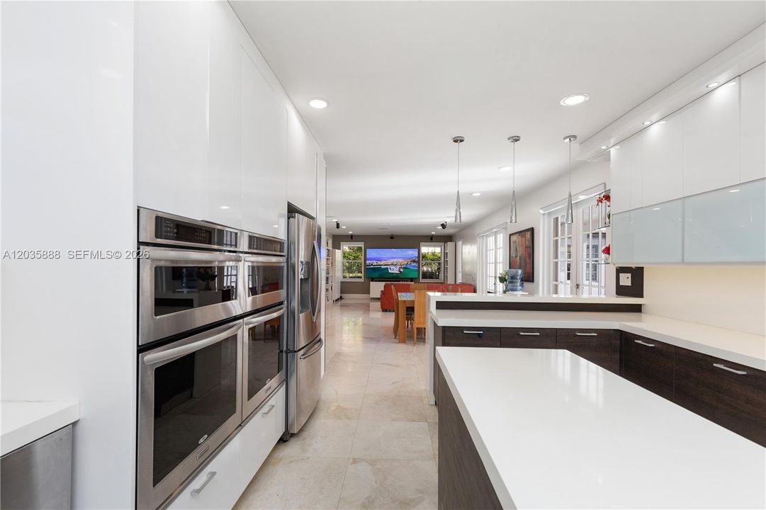 For Sale: $2,399,000 (5 beds, 4 baths, 4344 Square Feet)