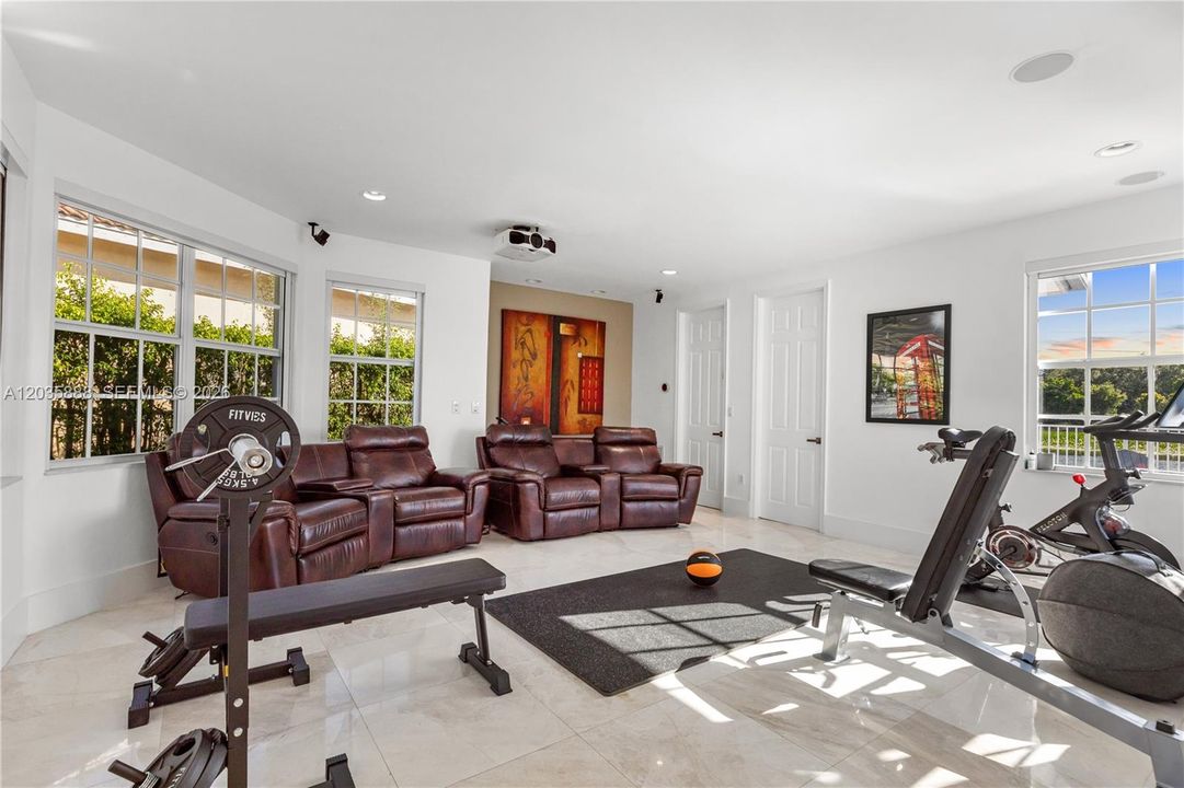 For Sale: $2,399,000 (5 beds, 4 baths, 4344 Square Feet)
