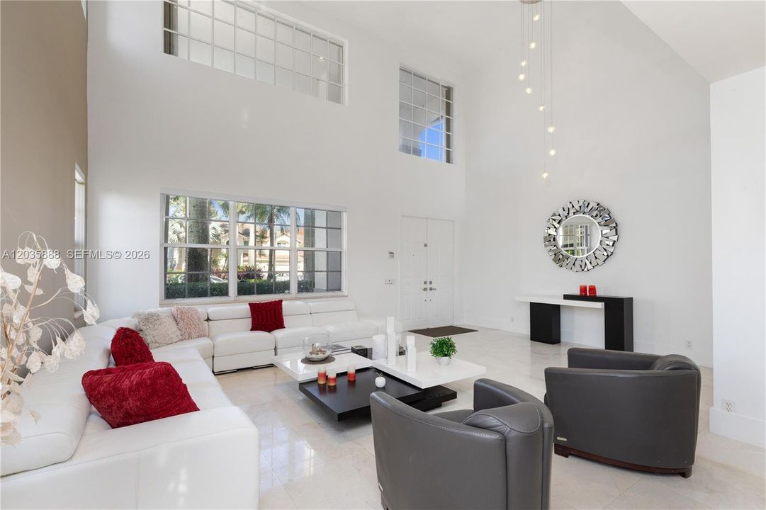 For Sale: $2,399,000 (5 beds, 4 baths, 4344 Square Feet)