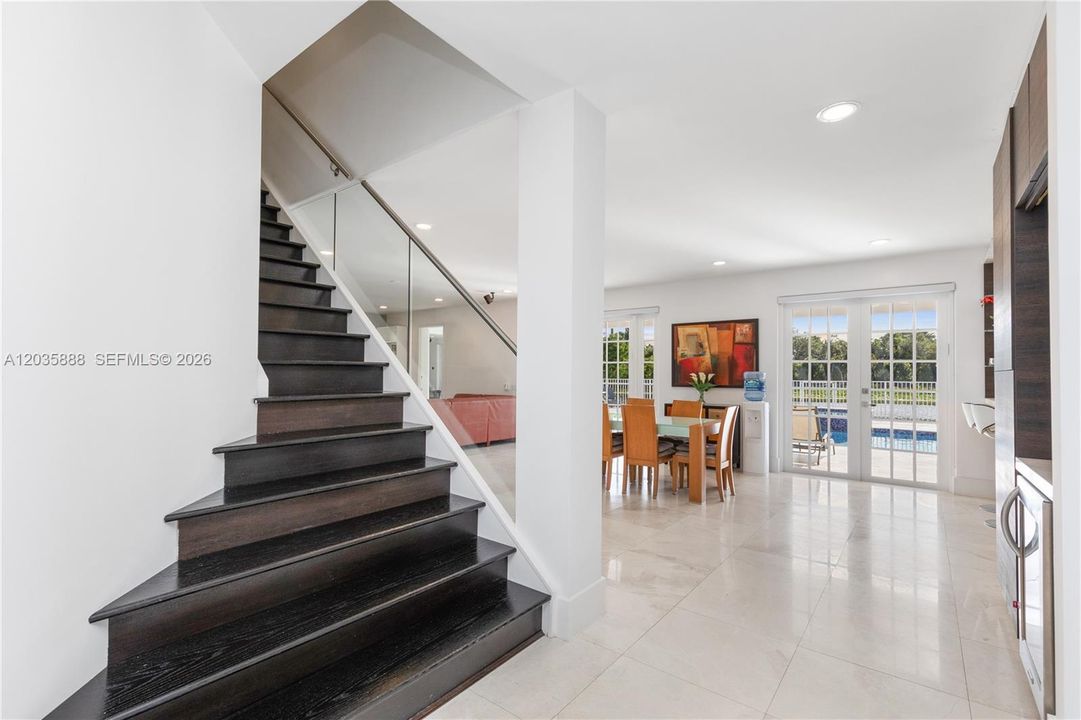 For Sale: $2,399,000 (5 beds, 4 baths, 4344 Square Feet)