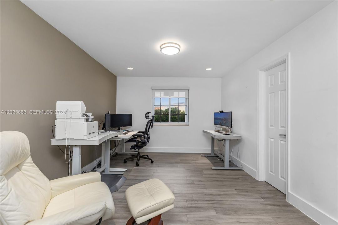 For Sale: $2,399,000 (5 beds, 4 baths, 4344 Square Feet)