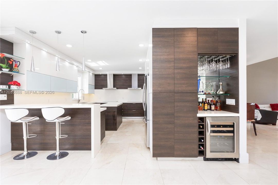 For Sale: $2,399,000 (5 beds, 4 baths, 4344 Square Feet)