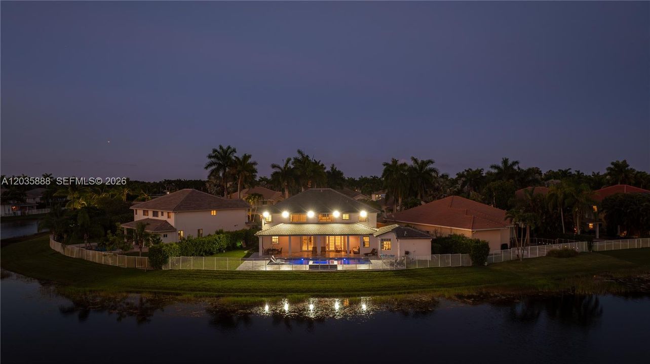 For Sale: $2,399,000 (5 beds, 4 baths, 4344 Square Feet)