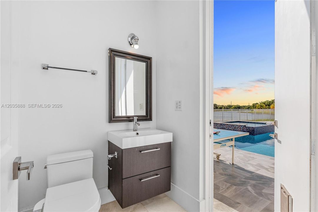 For Sale: $2,399,000 (5 beds, 4 baths, 4344 Square Feet)