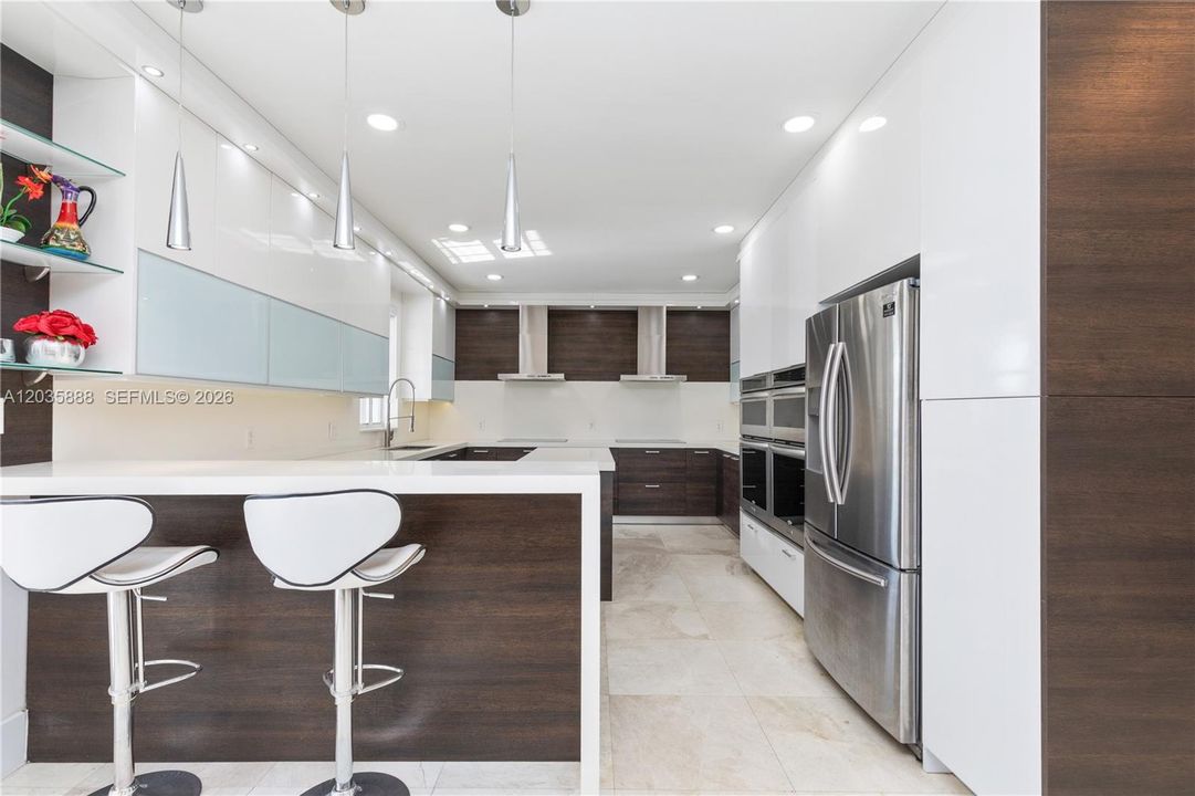 For Sale: $2,399,000 (5 beds, 4 baths, 4344 Square Feet)