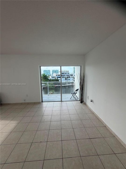 В аренду: $1,800 (0 спален, 1 ванн, 448 Квадратных фут)