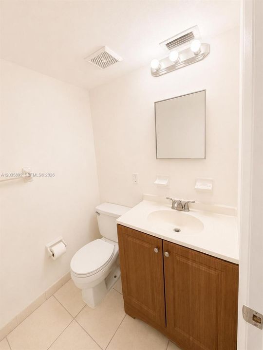 For Rent: $1,600 (1 beds, 1 baths, 650 Square Feet)