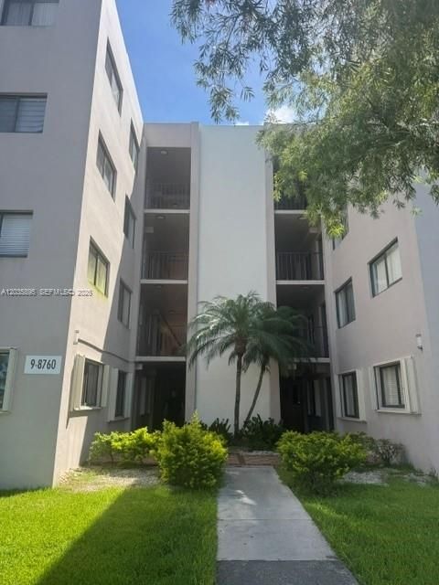 For Sale: $259,900 (3 beds, 2 baths, 1040 Square Feet)