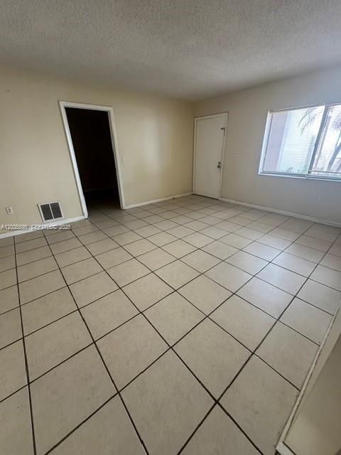 For Sale: $259,900 (3 beds, 2 baths, 1040 Square Feet)