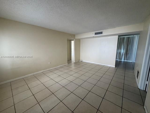 For Sale: $259,900 (3 beds, 2 baths, 1040 Square Feet)