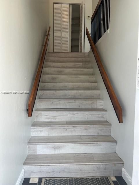 For Rent: $1,925 (1 beds, 1 baths, 832 Square Feet)