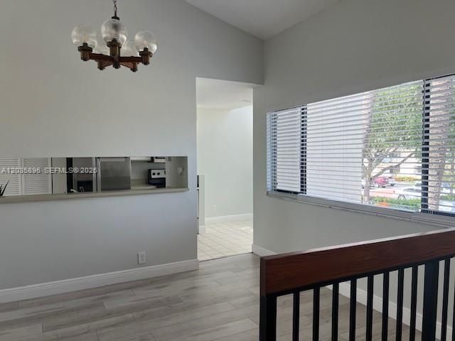 For Rent: $1,925 (1 beds, 1 baths, 832 Square Feet)