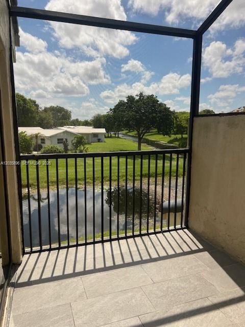 For Rent: $1,925 (1 beds, 1 baths, 832 Square Feet)