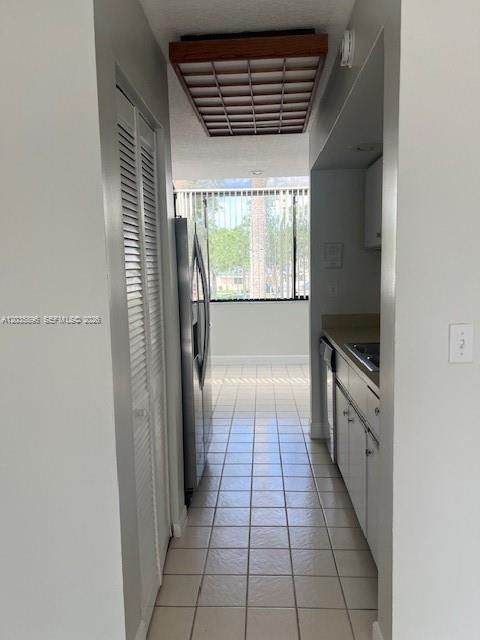 For Rent: $1,925 (1 beds, 1 baths, 832 Square Feet)