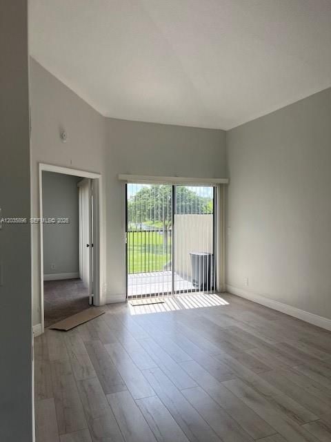 For Rent: $1,925 (1 beds, 1 baths, 832 Square Feet)