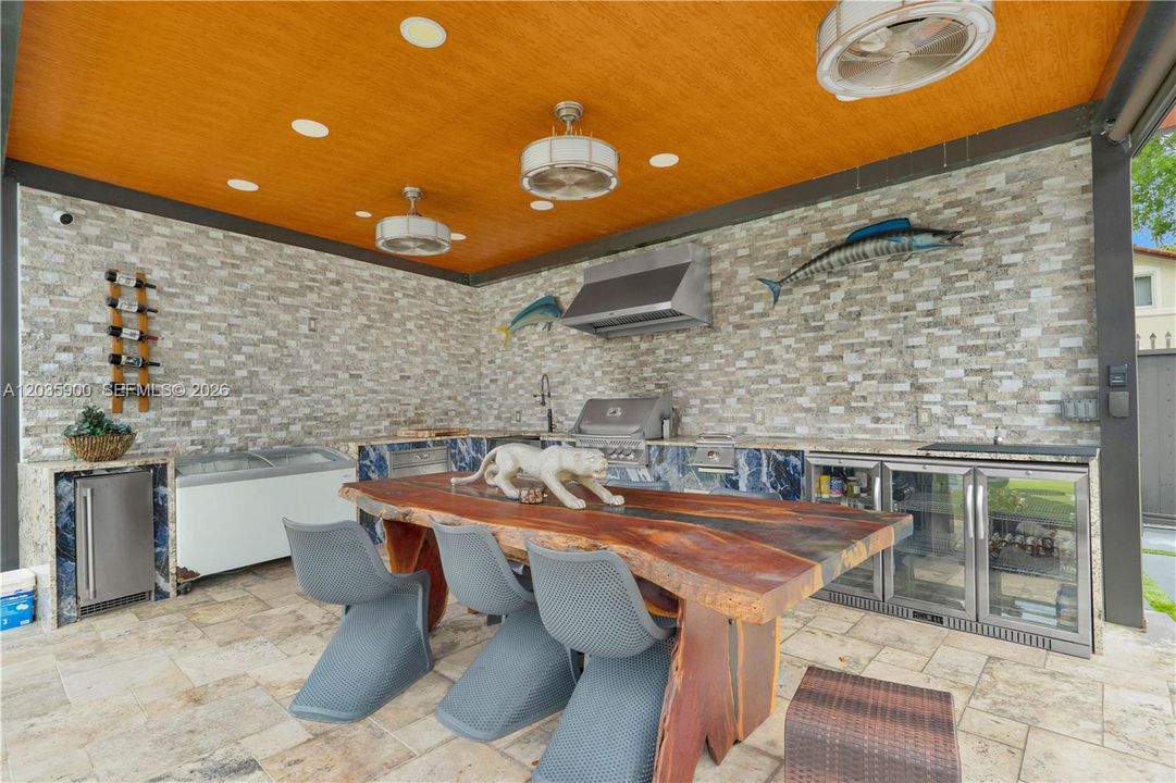 For Sale: $2,799,000 (5 beds, 4 baths, 2617 Square Feet)