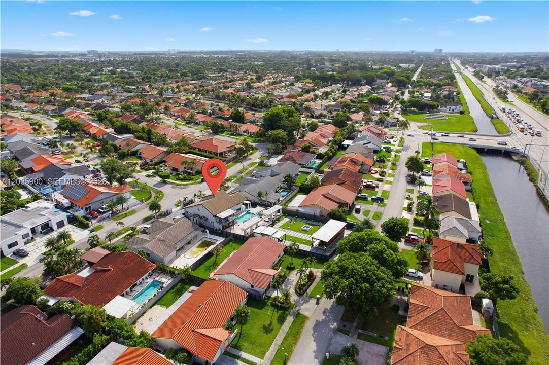 For Sale: $2,799,000 (5 beds, 4 baths, 2617 Square Feet)