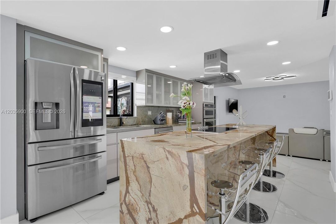 For Sale: $2,799,000 (5 beds, 4 baths, 2617 Square Feet)